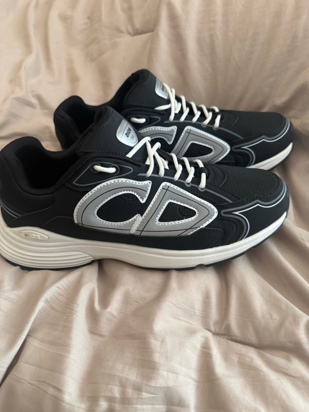 Dior Black and White Men’s Chunky Logo Sneakers b30 - Picture 2 of 4